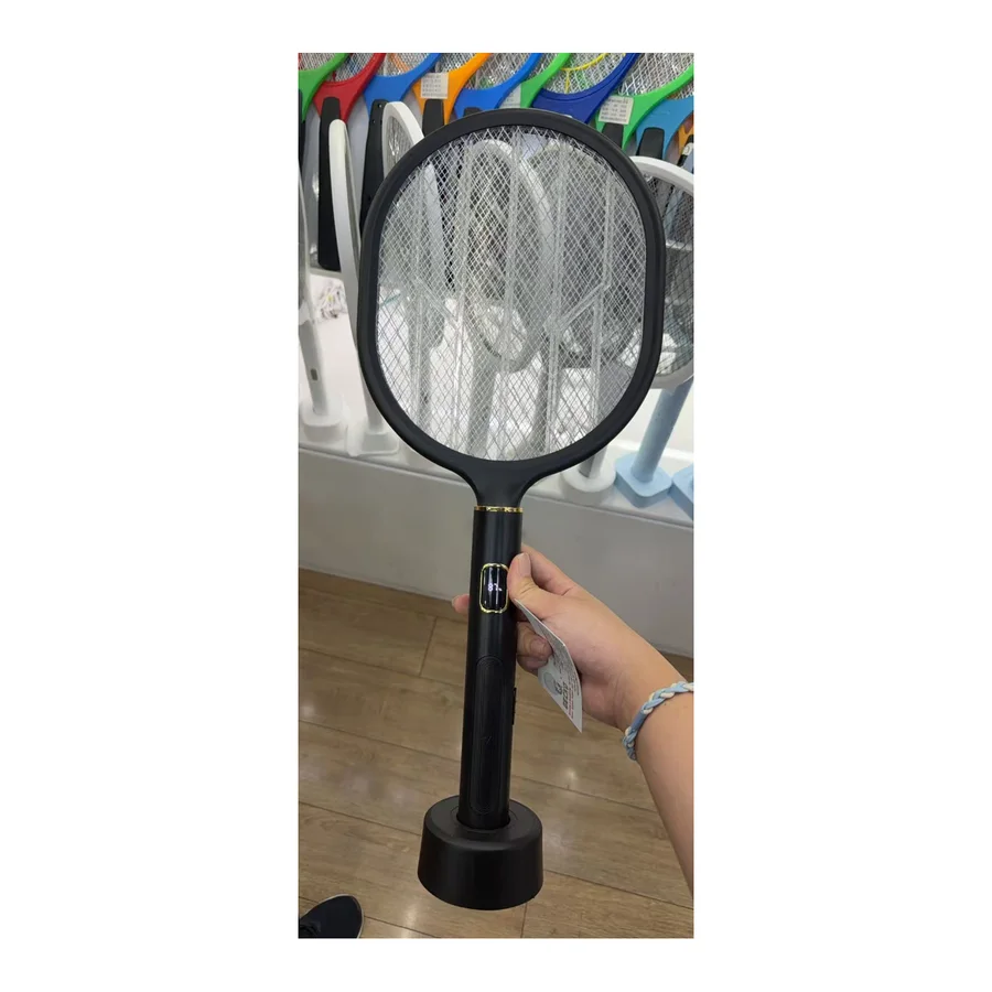 Raqueta mata-mosquitos recargable c/ base — LTD-718 · negro/blanco